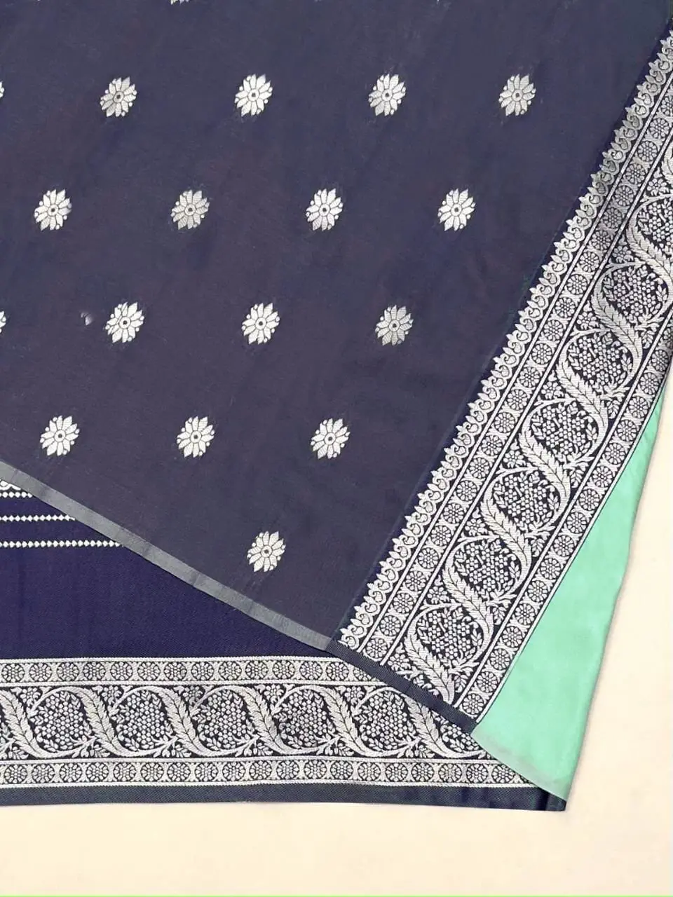 Shimmer and Shine with Pastel Green Zari Weaving Kanjivaram Silk Saree image 3
