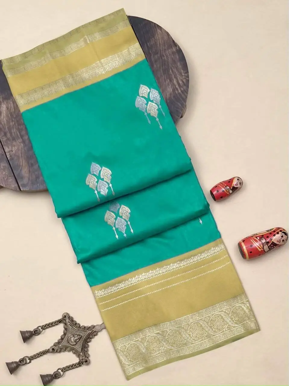 Step Into Fabulous with Green Zari Weaving Kanjivaram Silk Saree