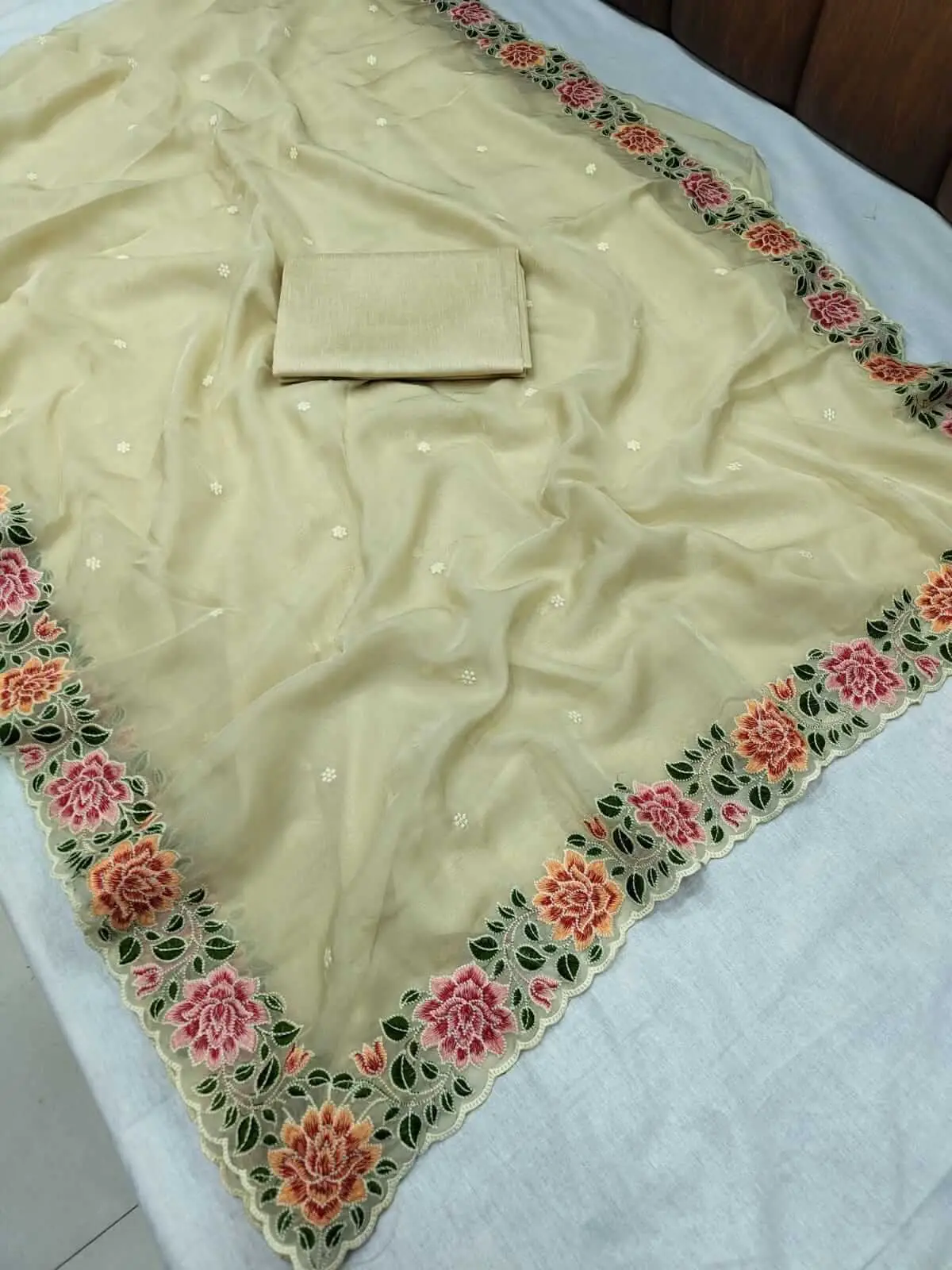 Refine Your Glow with Ivory Organza Silk Saree With Fine Floral Embroidery With Scalloped Edges image 2