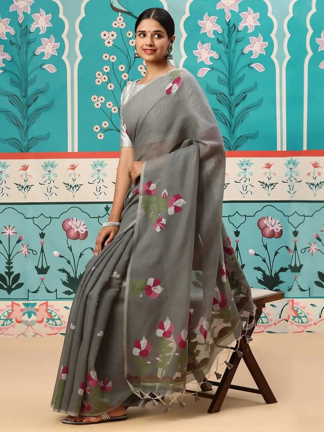 Feel the Glamour with Grey Mul Cotton Saree image 2