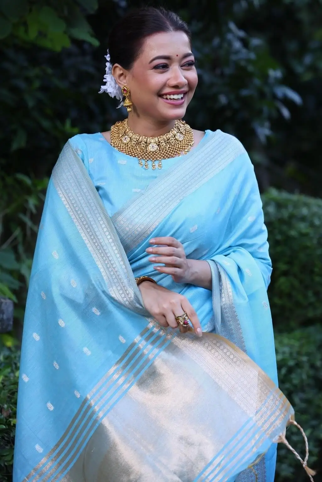 Time to Shine with Sky Blue Maheshwari Tissue Silk Weaving Saree image 4