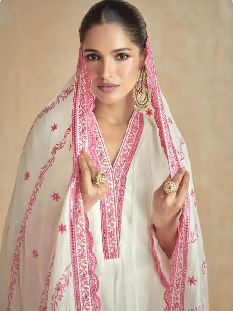 Chic and Sleek with White And Pink Silk Embroidered Salwar Suit Set image 3
