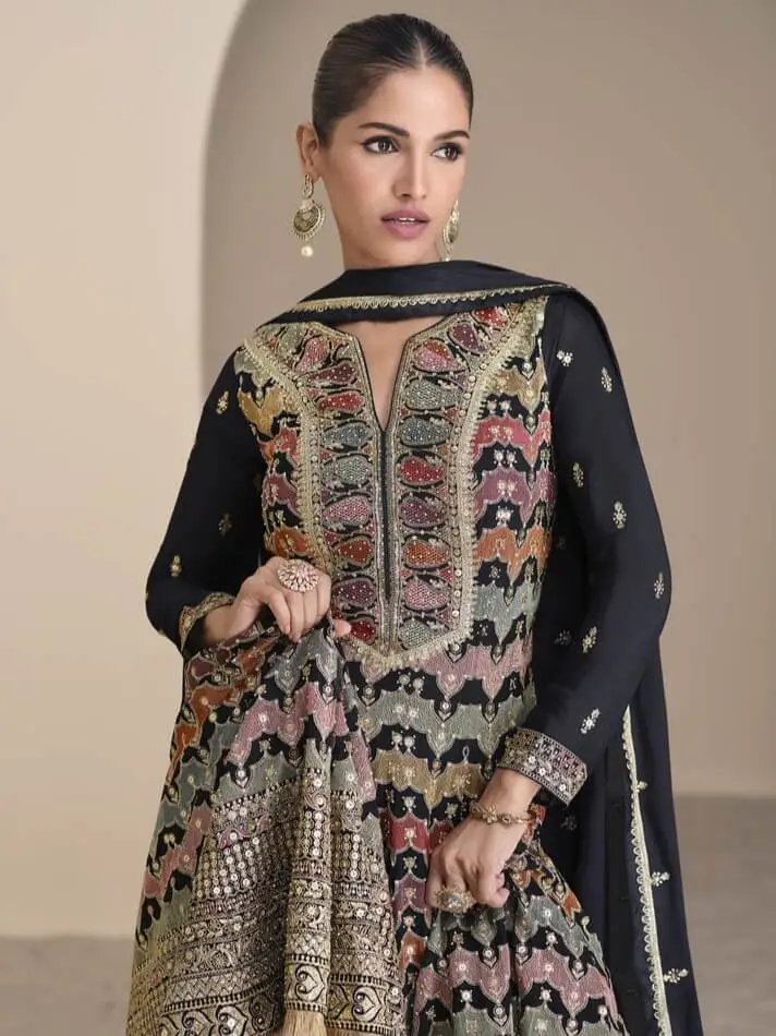 Elevate Your Look with Charcoal Black Georgette Kurta With Palazzo And Embroidered Dupatta image 3