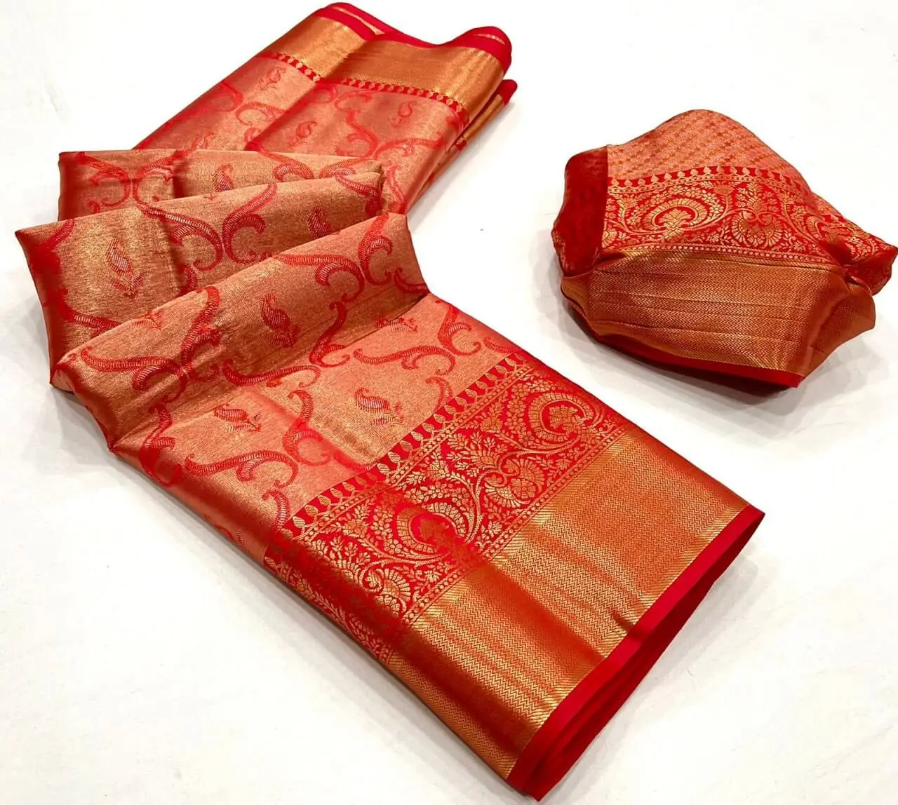 Get Stylish with Red Zari Weaving Venkatgiri Silk Saree image 3