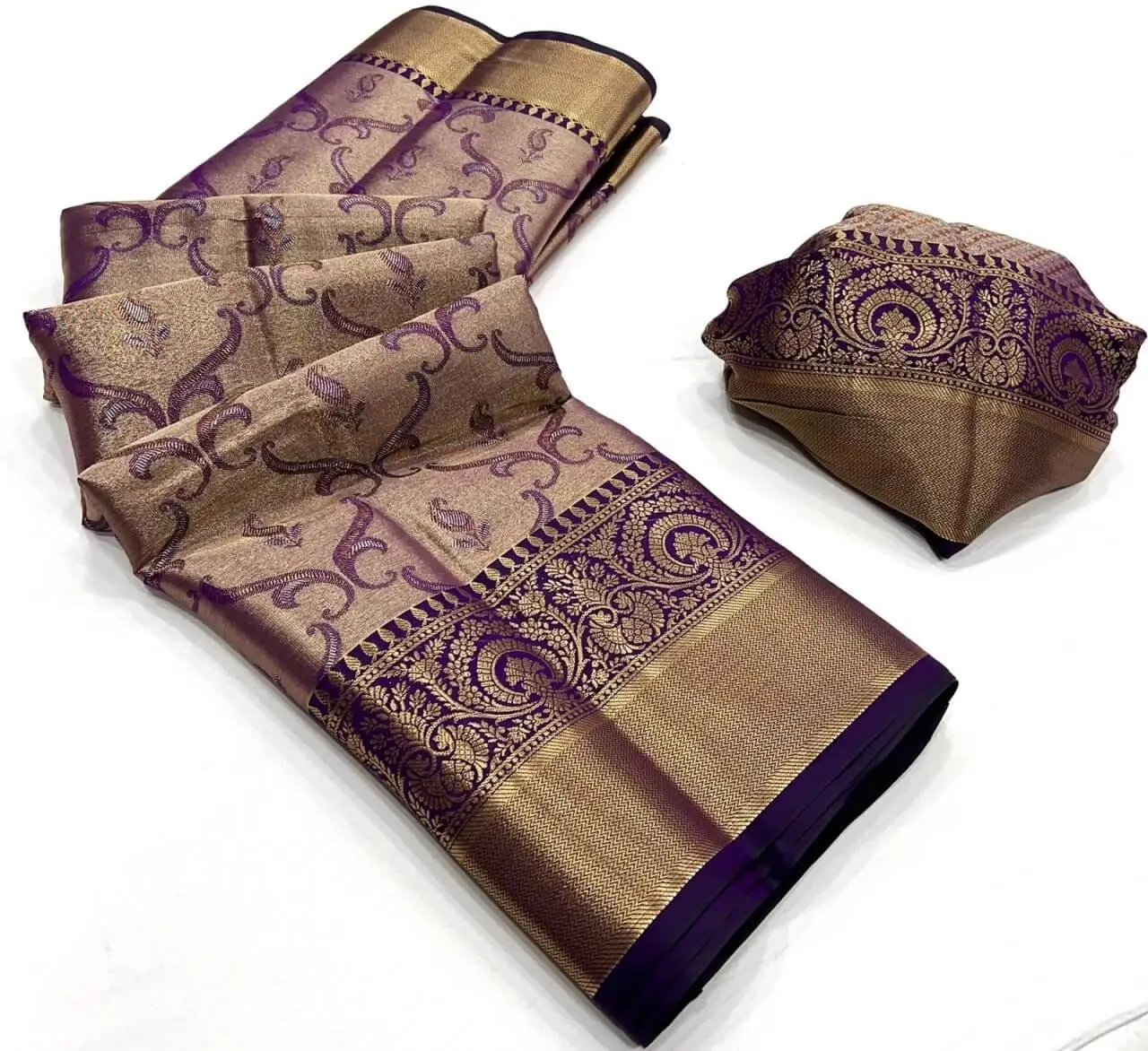 Gild Your Glamour with Grape Purple Zari Weaving Venkatgiri Silk Saree image 3