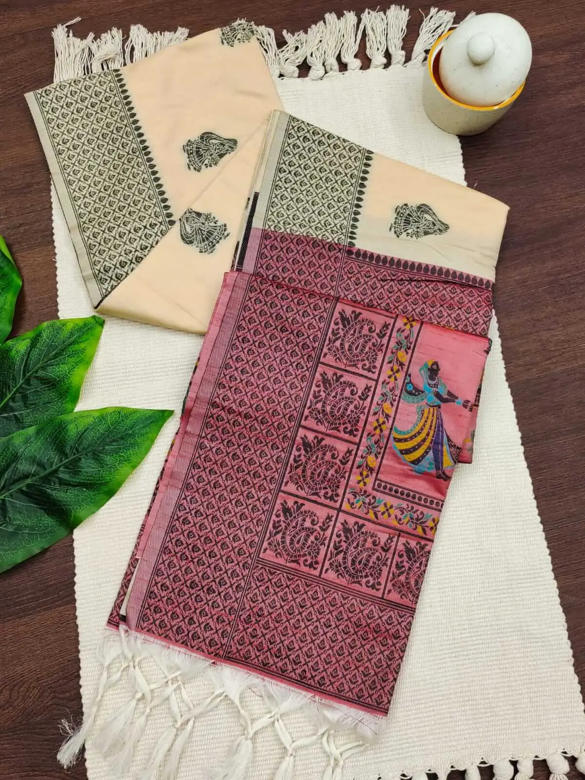 Shimmer and Shine with Beige And Pink Handloom Silk Saree image 2