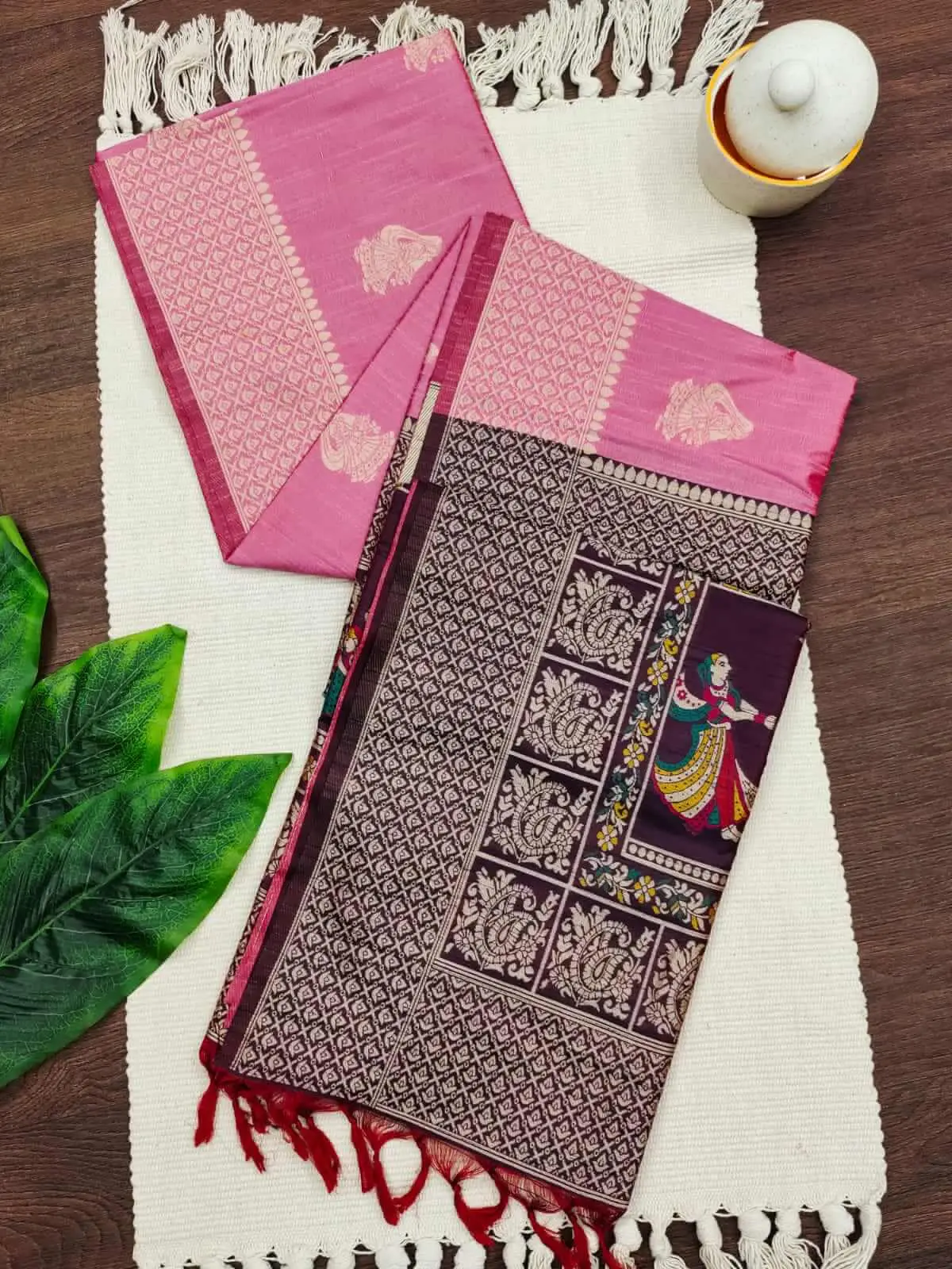 Rock the Glam with Baby Pink And Magenta Handloom Silk Saree image 2