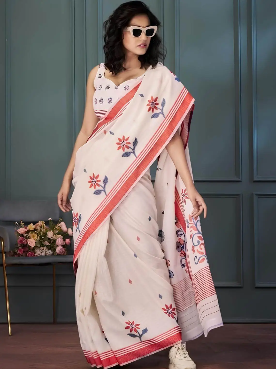 Rock the Glam with Light Peach Linen Floral Printed Woven Saree With Contrast Border image 2