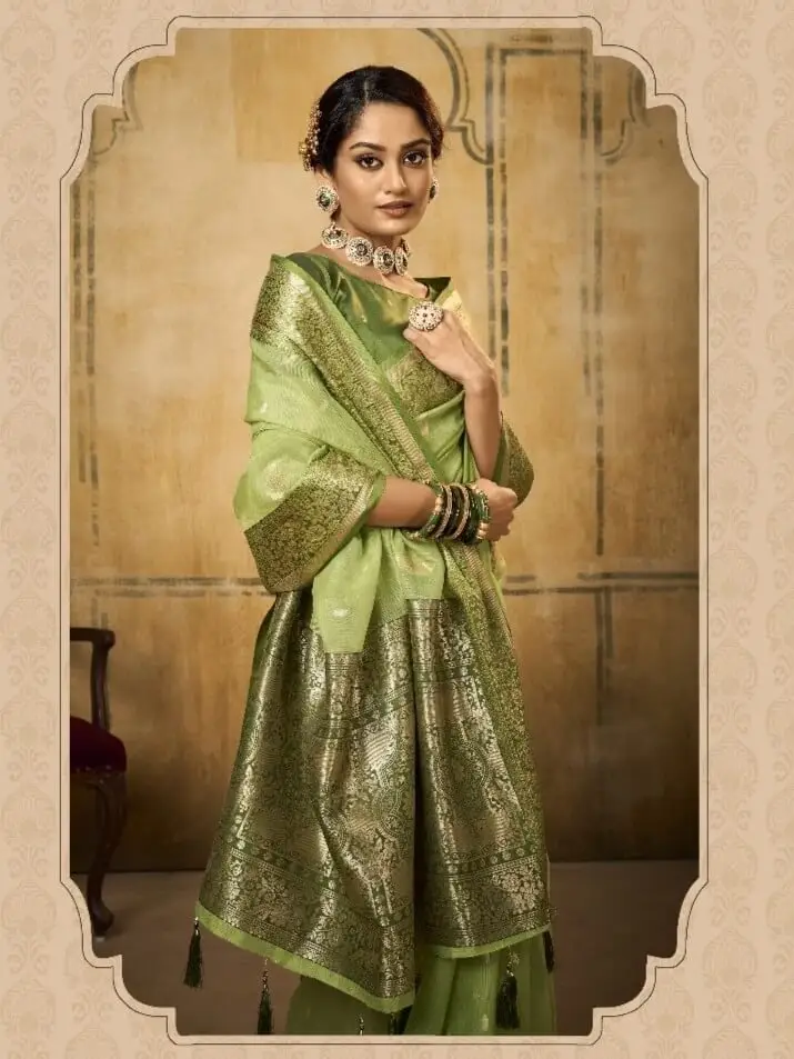Enhance Your Shine with Mesmeric Green Banarasi Silk Saree With Designer Blouse Piece image 2