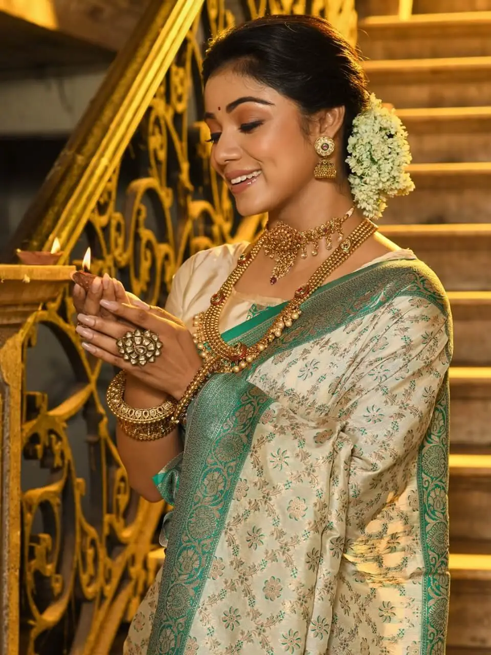 Turn Up the Glam with Beige Banarasi Silk Saree with All Over Zari Jaal And Contrasting Border image 2